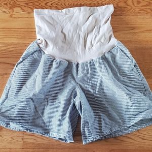 Two pair Oh Baby by Motherhood Shorts